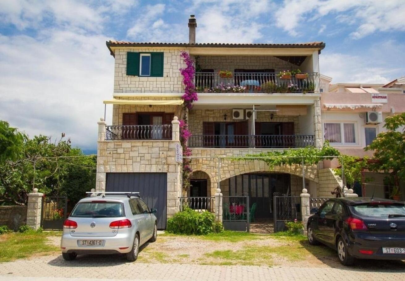 Apartments Juri Sućuraj Exterior foto